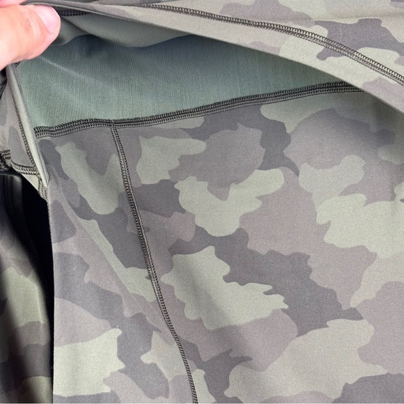 Lululemon green camo Hooded Define Jacket *Nulu in Sz 4 - Picture 7 of 10